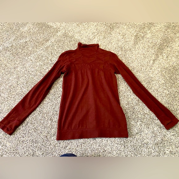 Textured Athlete Turtleneck Sweater - Picture 1 of 2